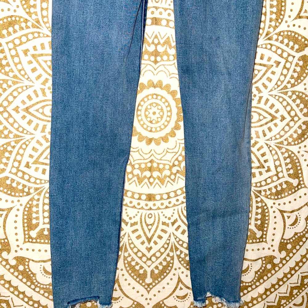 ✨HP✨ “AMERICAN EAGLE” NEXT LEVEL HI-RISE BLUE RIPPED JEGGING, LADIES SZ 2 SHORT - Picture 7 of 9